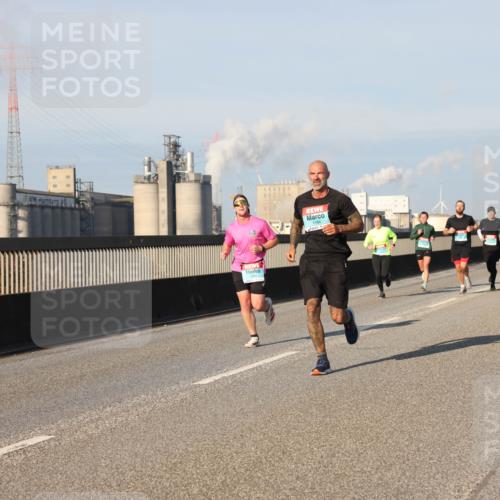 03.10.2025 - Köhlbrandbrückenlauf Lena Gebhardt http://msf.ph/oto/9119714 03.10.2025 09:45:39 Position 2 1194 meine-sportfotos.de