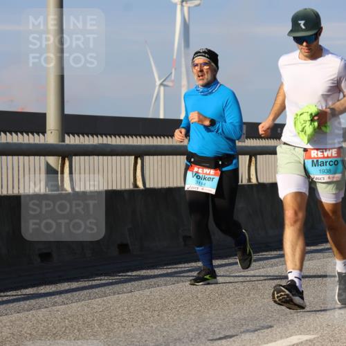 03.10.2025 - Köhlbrandbrückenlauf Strokosch-Dieckow http://msf.ph/oto/9119823 03.10.2025 09:54:05 Position 2 3114, 1938, 2514 meine-sportfotos.de