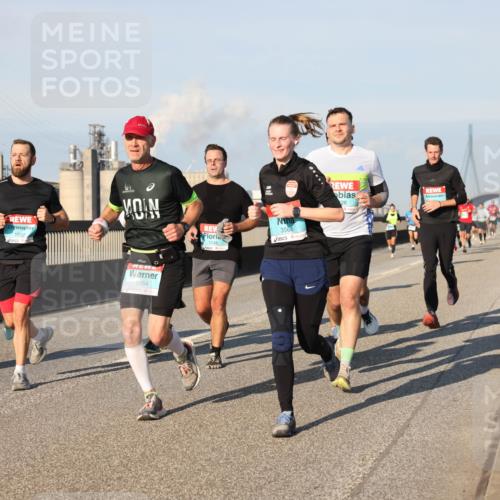 03.10.2025 - Köhlbrandbrückenlauf Lena Gebhardt http://msf.ph/oto/9119848 03.10.2025 09:45:44 Position 2 1602, 1146, 3264, 3568 meine-sportfotos.de