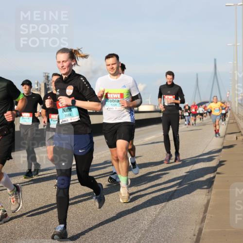 03.10.2025 - Köhlbrandbrückenlauf Lena Gebhardt http://msf.ph/oto/9119864 03.10.2025 09:45:44 Position 2 1602, 3264, 3568, 114, 1226 meine-sportfotos.de