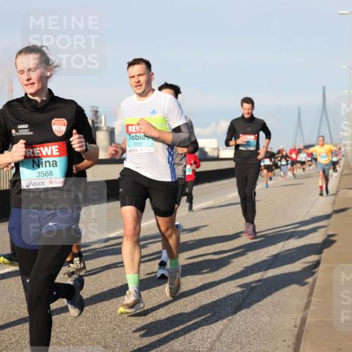 03.10.2025 - Köhlbrandbrückenlauf Lena Gebhardt http://msf.ph/oto/9119879 03.10.2025 09:45:45 Position 2 3568, 1226 meine-sportfotos.de