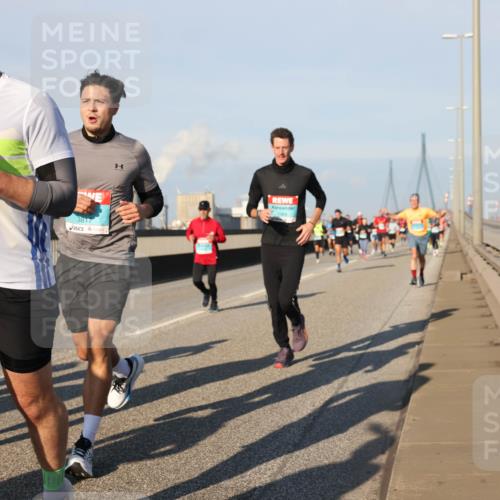03.10.2025 - Köhlbrandbrückenlauf Lena Gebhardt http://msf.ph/oto/9119903 03.10.2025 09:45:46 Position 2 146, 1226, 3817 meine-sportfotos.de
