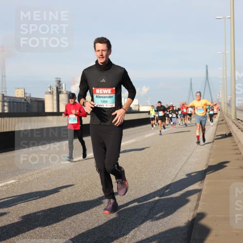 03.10.2025 - Köhlbrandbrückenlauf Lena Gebhardt http://msf.ph/oto/9119920 03.10.2025 09:45:46 Position 2 1368 meine-sportfotos.de