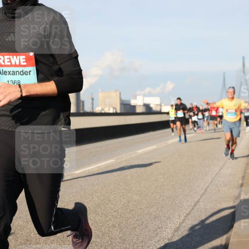 03.10.2025 - Köhlbrandbrückenlauf Lena Gebhardt http://msf.ph/oto/9119935 03.10.2025 09:45:47 Position 2 1368 meine-sportfotos.de