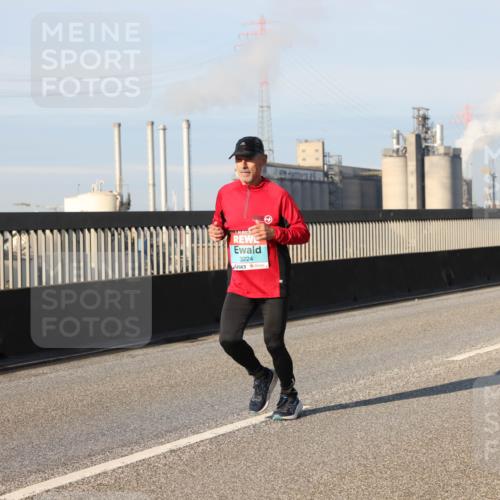03.10.2025 - Köhlbrandbrückenlauf Lena Gebhardt http://msf.ph/oto/9119939 03.10.2025 09:45:47 Position 2 3224 meine-sportfotos.de