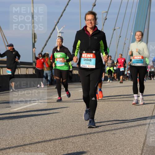 03.10.2025 - Köhlbrandbrückenlauf Strokosch-Dieckow http://msf.ph/oto/9119963 03.10.2025 09:54:17 Position 2 619, 1463, 1954 meine-sportfotos.de