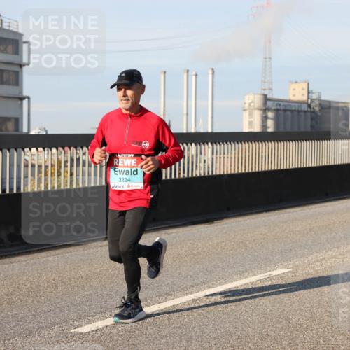 03.10.2025 - Köhlbrandbrückenlauf Lena Gebhardt http://msf.ph/oto/9119964 03.10.2025 09:45:48 Position 2 3224 meine-sportfotos.de