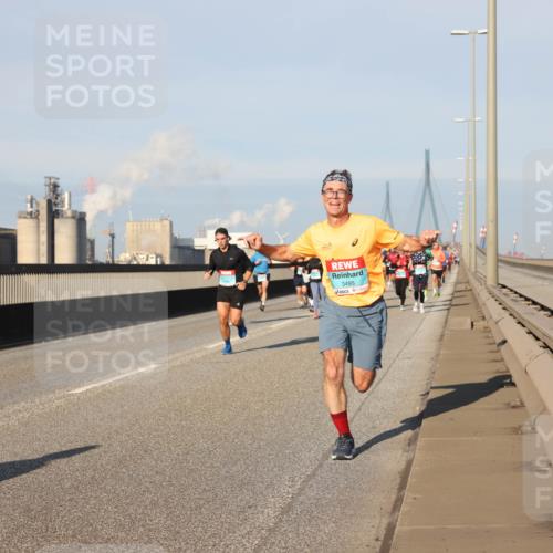 03.10.2025 - Köhlbrandbrückenlauf Lena Gebhardt http://msf.ph/oto/9119971 03.10.2025 09:45:49 Position 2 3495 meine-sportfotos.de