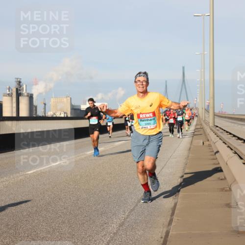 03.10.2025 - Köhlbrandbrückenlauf Lena Gebhardt http://msf.ph/oto/9119981 03.10.2025 09:45:49 Position 2 3495 meine-sportfotos.de