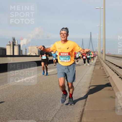 03.10.2025 - Köhlbrandbrückenlauf Lena Gebhardt http://msf.ph/oto/9119995 03.10.2025 09:45:49 Position 2 8, 3495 meine-sportfotos.de