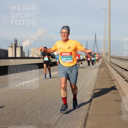 03.10.2025 - Köhlbrandbrückenlauf Lena Gebhardt http://msf.ph/oto/9120000 03.10.2025 09:45:49 Position 2 3495 meine-sportfotos.de