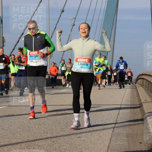 03.10.2025 - Köhlbrandbrückenlauf Strokosch-Dieckow http://msf.ph/oto/9120003 03.10.2025 09:54:19 Position 2 3619, 3620, 1954 meine-sportfotos.de