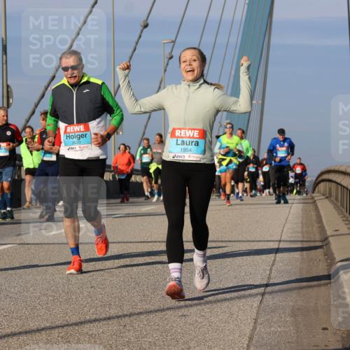 03.10.2025 - Köhlbrandbrückenlauf Strokosch-Dieckow http://msf.ph/oto/9120006 03.10.2025 09:54:19 Position 2 3619, 3620, 1954 meine-sportfotos.de