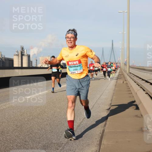 03.10.2025 - Köhlbrandbrückenlauf Lena Gebhardt http://msf.ph/oto/9120011 03.10.2025 09:45:49 Position 2 3495 meine-sportfotos.de