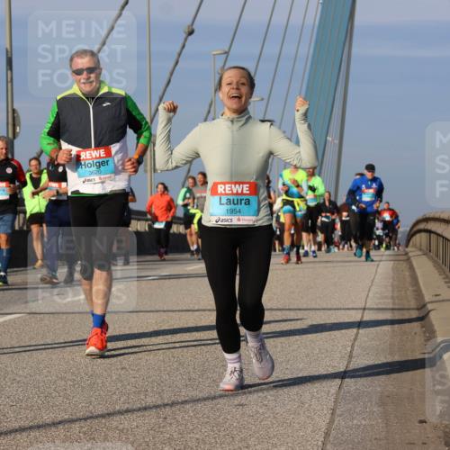 03.10.2025 - Köhlbrandbrückenlauf Strokosch-Dieckow http://msf.ph/oto/9120020 03.10.2025 09:54:19 Position 2 3619, 3620, 1954 meine-sportfotos.de