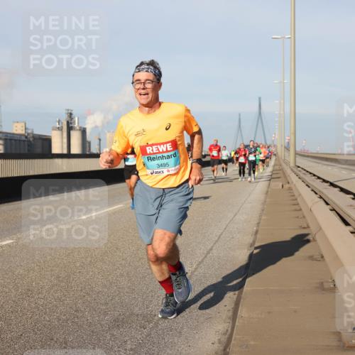 03.10.2025 - Köhlbrandbrückenlauf Lena Gebhardt http://msf.ph/oto/9120030 03.10.2025 09:45:49 Position 2 3495 meine-sportfotos.de