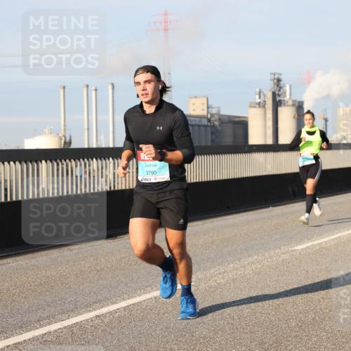 03.10.2025 - Köhlbrandbrückenlauf Lena Gebhardt http://msf.ph/oto/9120082 03.10.2025 09:45:51 Position 2 3790, 6 meine-sportfotos.de
