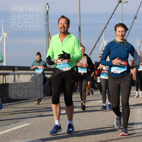 03.10.2025 - Köhlbrandbrückenlauf Strokosch-Dieckow http://msf.ph/oto/9120093 03.10.2025 09:54:33 Position 2 2097, 1827, 2917, 2916, 2218 meine-sportfotos.de