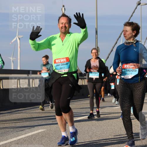 03.10.2025 - Köhlbrandbrückenlauf Strokosch-Dieckow http://msf.ph/oto/9120116 03.10.2025 09:54:34 Position 2 1827, 2917, 2218, 2916 meine-sportfotos.de