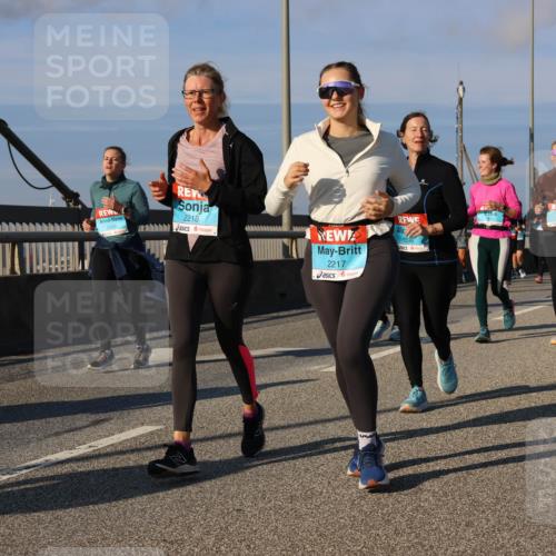 03.10.2025 - Köhlbrandbrückenlauf Strokosch-Dieckow http://msf.ph/oto/9120120 03.10.2025 09:54:38 Position 2 2218, 2217, 1698 meine-sportfotos.de