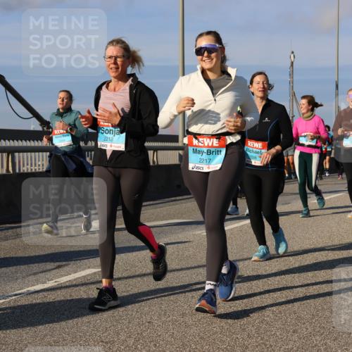 03.10.2025 - Köhlbrandbrückenlauf Strokosch-Dieckow http://msf.ph/oto/9120123 03.10.2025 09:54:38 Position 2 2218, 2217, 1698 meine-sportfotos.de