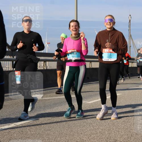 03.10.2025 - Köhlbrandbrückenlauf Strokosch-Dieckow http://msf.ph/oto/9120141 03.10.2025 09:54:40 Position 2 1585, 3770 meine-sportfotos.de
