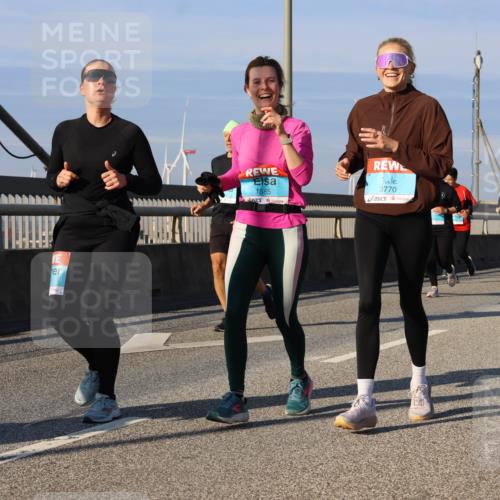03.10.2025 - Köhlbrandbrückenlauf Strokosch-Dieckow http://msf.ph/oto/9120144 03.10.2025 09:54:40 Position 2 1585, 3770 meine-sportfotos.de