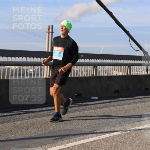 03.10.2025 - Köhlbrandbrückenlauf Strokosch-Dieckow http://msf.ph/oto/9120170 03.10.2025 09:54:42 Position 2 2309 meine-sportfotos.de