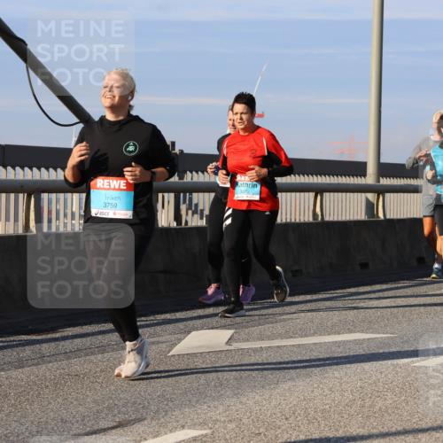 03.10.2025 - Köhlbrandbrückenlauf Strokosch-Dieckow http://msf.ph/oto/9120180 03.10.2025 09:54:43 Position 2 3759, 3029 meine-sportfotos.de