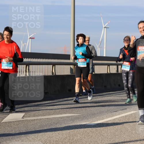 03.10.2025 - Köhlbrandbrückenlauf Strokosch-Dieckow http://msf.ph/oto/9120184 03.10.2025 09:54:44 Position 2 3029, 2119, 2188 meine-sportfotos.de