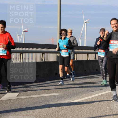 03.10.2025 - Köhlbrandbrückenlauf Strokosch-Dieckow http://msf.ph/oto/9120187 03.10.2025 09:54:44 Position 2 3029, 2119, 2188, 1992 meine-sportfotos.de