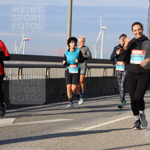03.10.2025 - Köhlbrandbrückenlauf Strokosch-Dieckow http://msf.ph/oto/9120191 03.10.2025 09:54:44 Position 2 3029, 1992, 2119, 2188 meine-sportfotos.de