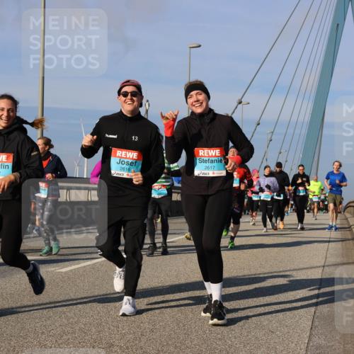 03.10.2025 - Köhlbrandbrückenlauf Strokosch-Dieckow http://msf.ph/oto/9120201 03.10.2025 09:54:45 Position 2 1992, 13, 2616, 2617 meine-sportfotos.de