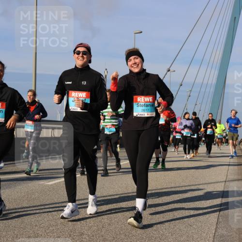 03.10.2025 - Köhlbrandbrückenlauf Strokosch-Dieckow http://msf.ph/oto/9120207 03.10.2025 09:54:46 Position 2 1992, 13, 2617 meine-sportfotos.de