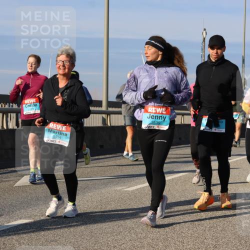 03.10.2025 - Köhlbrandbrückenlauf Strokosch-Dieckow http://msf.ph/oto/9120272 03.10.2025 09:54:51 Position 2 2128, 1934, 3538, 3535 meine-sportfotos.de