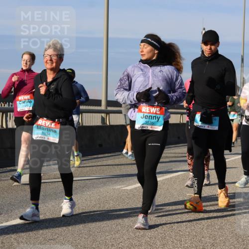 03.10.2025 - Köhlbrandbrückenlauf Strokosch-Dieckow http://msf.ph/oto/9120275 03.10.2025 09:54:51 Position 2 2128, 1934, 3535, 3538 meine-sportfotos.de
