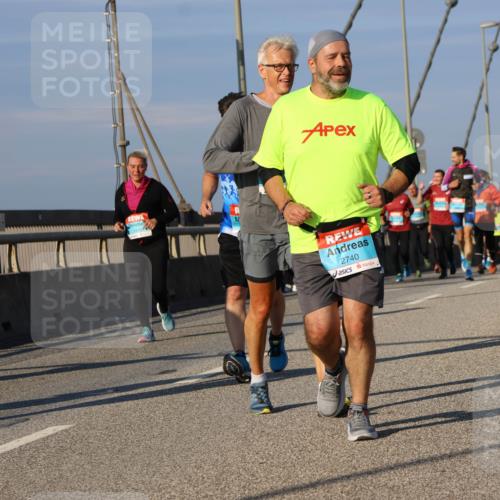 03.10.2025 - Köhlbrandbrückenlauf Strokosch-Dieckow http://msf.ph/oto/9120285 03.10.2025 09:54:55 Position 2 1414, 2740 meine-sportfotos.de