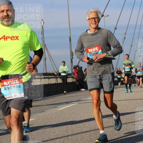 03.10.2025 - Köhlbrandbrückenlauf Strokosch-Dieckow http://msf.ph/oto/9120297 03.10.2025 09:54:57 Position 2 2740 meine-sportfotos.de