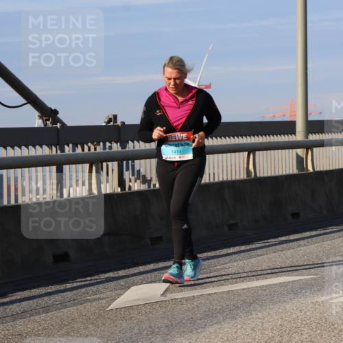 03.10.2025 - Köhlbrandbrückenlauf Strokosch-Dieckow http://msf.ph/oto/9120319 03.10.2025 09:55:00 Position 2 1414 meine-sportfotos.de