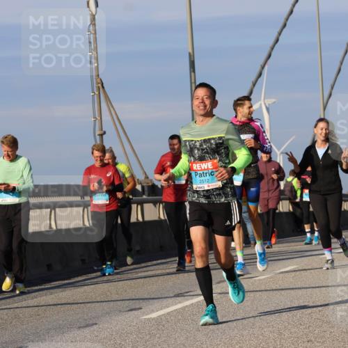 03.10.2025 - Köhlbrandbrückenlauf Strokosch-Dieckow http://msf.ph/oto/9120327 03.10.2025 09:55:01 Position 2 2512 meine-sportfotos.de