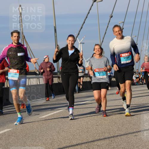 03.10.2025 - Köhlbrandbrückenlauf Strokosch-Dieckow http://msf.ph/oto/9120371 03.10.2025 09:55:04 Position 2 3003, 2969, 2977 meine-sportfotos.de