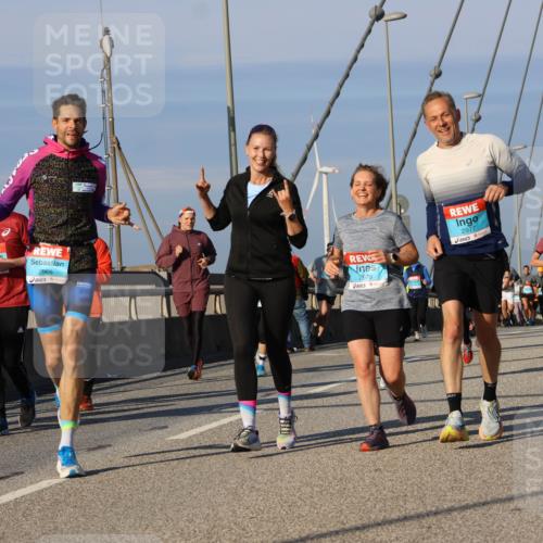 03.10.2025 - Köhlbrandbrückenlauf Strokosch-Dieckow http://msf.ph/oto/9120387 03.10.2025 09:55:04 Position 2 1482, 3003, 2969, 2978, 2977 meine-sportfotos.de