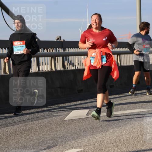 03.10.2025 - Köhlbrandbrückenlauf Strokosch-Dieckow http://msf.ph/oto/9120540 03.10.2025 09:55:24 Position 2 2396, 3024 meine-sportfotos.de