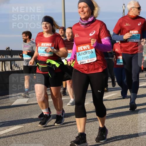03.10.2025 - Köhlbrandbrückenlauf Strokosch-Dieckow http://msf.ph/oto/9120557 03.10.2025 09:55:26 Position 2 215, 2154, 2143, 1483, 1967 meine-sportfotos.de