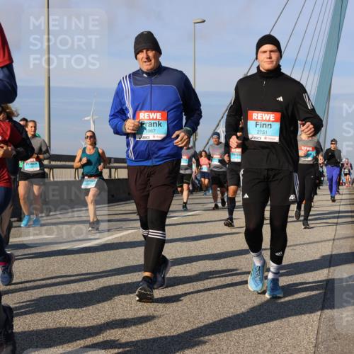 03.10.2025 - Köhlbrandbrückenlauf Strokosch-Dieckow http://msf.ph/oto/9120585 03.10.2025 09:55:28 Position 2 1967, 2151 meine-sportfotos.de