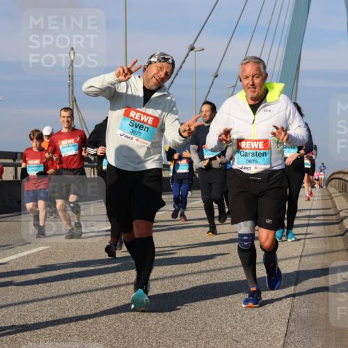 03.10.2025 - Köhlbrandbrückenlauf Strokosch-Dieckow http://msf.ph/oto/9120656 03.10.2025 09:55:37 Position 2 2141, 3677, 3675 meine-sportfotos.de