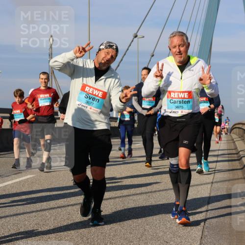 03.10.2025 - Köhlbrandbrückenlauf Strokosch-Dieckow http://msf.ph/oto/9120663 03.10.2025 09:55:37 Position 2 3677, 2141, 3675 meine-sportfotos.de