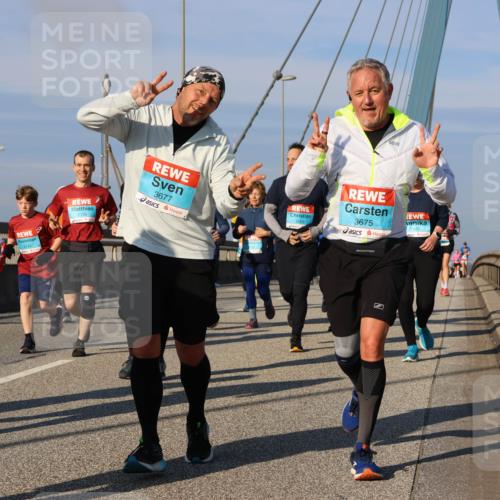03.10.2025 - Köhlbrandbrückenlauf Strokosch-Dieckow http://msf.ph/oto/9120672 03.10.2025 09:55:37 Position 2 3677, 3669, 2141, 2139, 3675, 045 meine-sportfotos.de