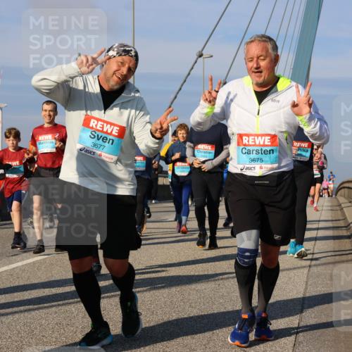 03.10.2025 - Köhlbrandbrückenlauf Strokosch-Dieckow http://msf.ph/oto/9120685 03.10.2025 09:55:38 Position 2 2139, 3677, 3669, 3675 meine-sportfotos.de