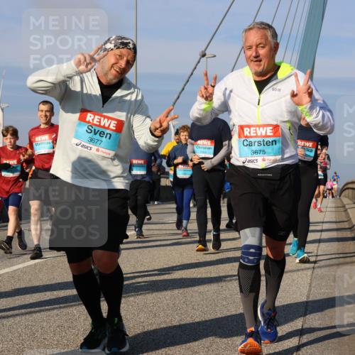 03.10.2025 - Köhlbrandbrückenlauf Strokosch-Dieckow http://msf.ph/oto/9120688 03.10.2025 09:55:38 Position 2 3677, 2139, 2140, 3669, 3675 meine-sportfotos.de